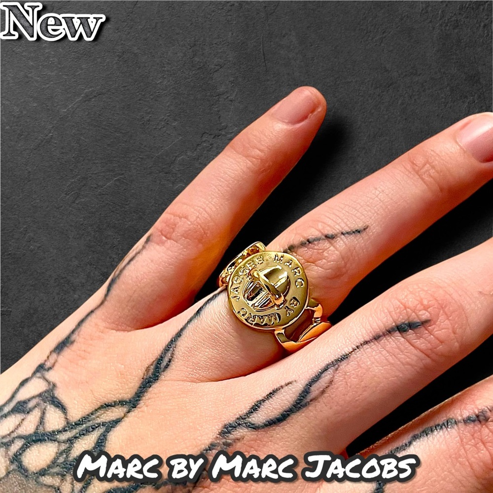 🔴New Marc by Marc Jacobs Gold Chain Link Turnlock “Chunky Katie” Ring Size 5/6 - Picture 7 of 8